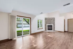 920 Elderberry Cir, Naperville, IL 60563 - Photo 4