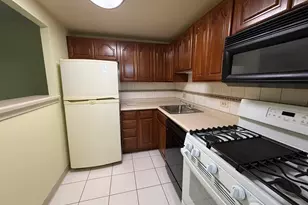 1460 Fairlane Dr, Schaumburg, IL 60193 - Photo 4