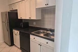 1424 Stonebridge Cir, Wheaton, IL 60189 - Photo 2