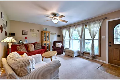 1157 Elmwood Lane, Elk Grove Village, IL 60007 - Photo 14