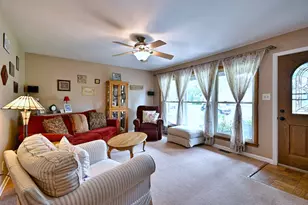1157 Elmwood Ln, Elk Grove Village, IL 60007 - Photo 14
