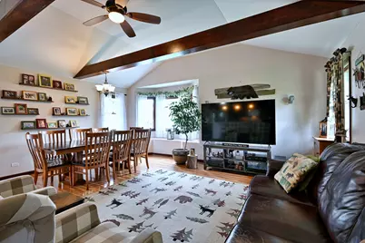 1157 Elmwood Lane, Elk Grove Village, IL 60007 - Photo 10