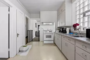 2719 W Peterson Ave, Chicago, IL 60659 - Photo 18