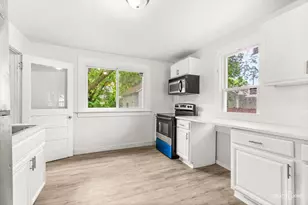 213 N Main St, Sandwich, IL 60548 - Photo 6
