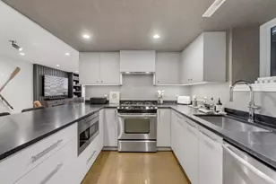 2038 N Seminary Ave, Chicago, IL 60614 - Photo 6