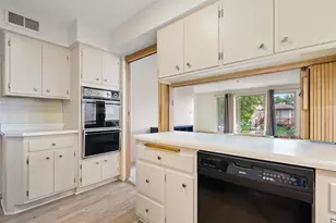 1630 E 92nd Pl, Chicago, IL 60617 - Photo 12