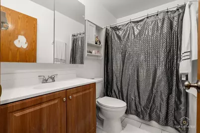 11B Kingery Quarter Drive #107, Willowbrook, IL 60527 - Photo 4
