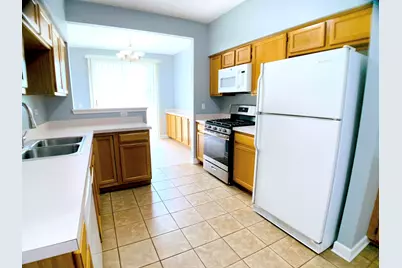 84 Harvest Gate, Lake in the Hills, IL 60156 - Photo 14