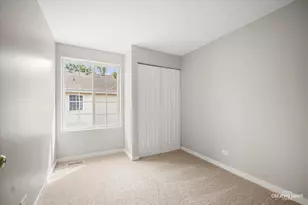 343 W Treehouse Ln, Round Lake, IL 60073 - Photo 14