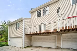 343 W Treehouse Ln, Round Lake, IL 60073 - Photo 16