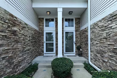 796 Pointe Drive #796, Crystal Lake, IL 60014 - Photo 2