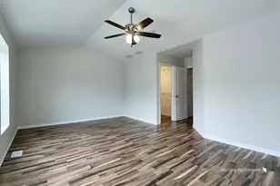 796 Pointe Dr, Crystal Lake, IL 60014 - Photo 20
