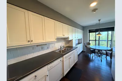 501 Lake Hinsdale Drive #506, Willowbrook, IL 60527 - Photo 2