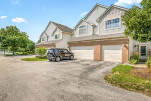 277 Nicole Dr, South Elgin, IL 60177 - Photo 2