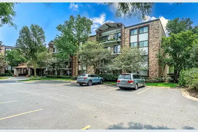 1400 N Yarmouth Place #413, Mount Prospect, IL 60056 - Photo 2