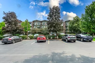 1400 N Yarmouth Pl, Mount Prospect, IL 60056 - Photo 4