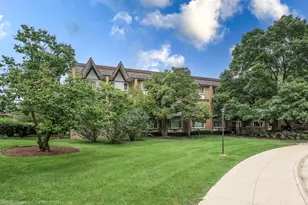 360 Claymoor Rd, Hinsdale, IL 60521 - Photo 1