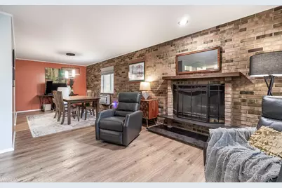 360 Claymoor Road #2C, Hinsdale, IL 60521 - Photo 2