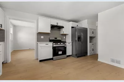 2904 Broadway, Rockford, IL 61108 - Photo 6