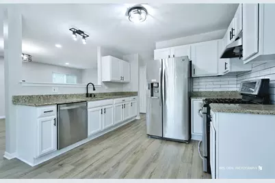 301 Ferryville Drive, Lake in the Hills, IL 60156 - Photo 8