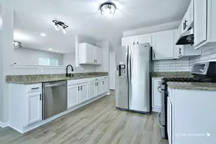 301 Ferryville Dr, Lake in the Hills, IL 60156 - Photo 8