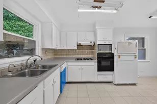 431 N Ridgemoor Ave, Mundelein, IL 60060 - Photo 6