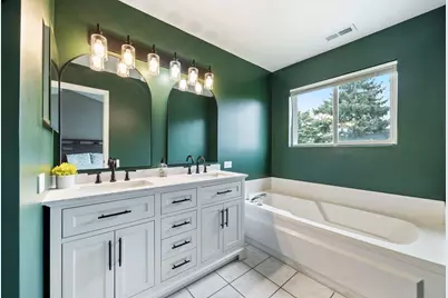 1080 Delta Drive #1080, Elgin, IL 60123 - Photo 14