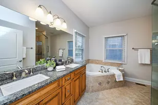605 S Main St, Naperville, IL 60540 - Photo 18