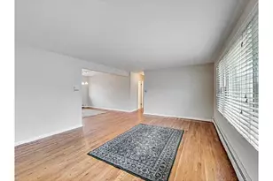 7235 N Hamilton Ave, Chicago, IL 60645 - Photo 6