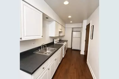 644 W Oakdale Avenue #1F, Chicago, IL 60657 - Photo 8