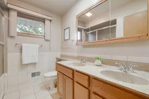 2319 Westwood Dr, Hillside, IL 60162 - Photo 14