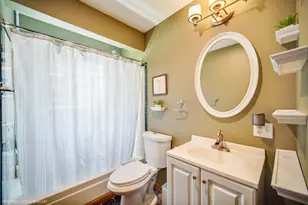 2905 Edgewood Pkwy, Woodridge, IL 60517 - Photo 12