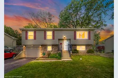 2905 Edgewood Parkway, Woodridge, IL 60517 - Photo 1