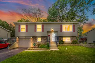 2905 Edgewood Pkwy, Woodridge, IL 60517 - Photo 1