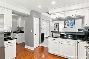 127 Michelle Pl, Schaumburg, IL 60173 - Photo 26