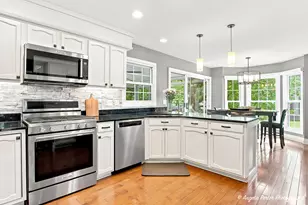 127 Michelle Pl, Schaumburg, IL 60173 - Photo 22