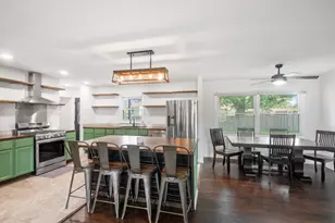 10004 NW Circle Dr, Richmond, IL 60071 - Photo 6