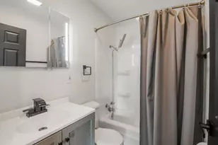 10004 NW Circle Dr, Richmond, IL 60071 - Photo 12