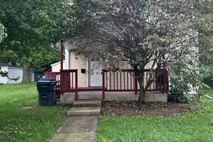 718 S McAlister Ave, Waukegan, IL 60085 - Photo 2