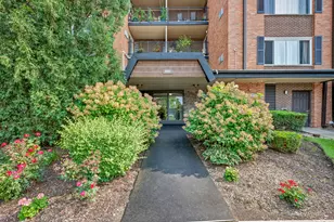 1217 S Old Wilke Rd, Arlington Heights, IL 60005 - Photo 1