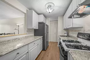 1217 S Old Wilke Rd, Arlington Heights, IL 60005 - Photo 10