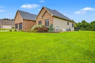 1682 N 2501st Rd, Ottawa, IL 61350 - Photo 34