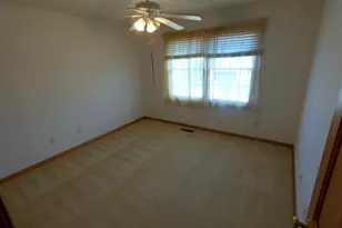 3125 Old Jamestown Rd, Bloomington, IL 61704 - Photo 8