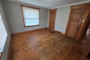 204 W Locust St, Dekalb, IL 60115 - Photo 8