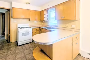 2308 W Birchwood Ave, Chicago, IL 60645 - Photo 6