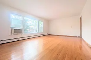 2308 W Birchwood Ave, Chicago, IL 60645 - Photo 2