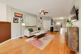 1112 W Fry St, Chicago, IL 60642 - Photo 2