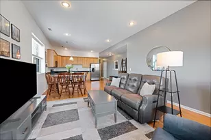 3225 W Fullerton Ave, Chicago, IL 60647 - Photo 4