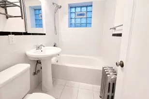 2044 W Farragut Ave, Chicago, IL 60625 - Photo 10