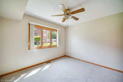 4933 E Circle Drive #107, Crestwood, IL 60418 - Photo 8